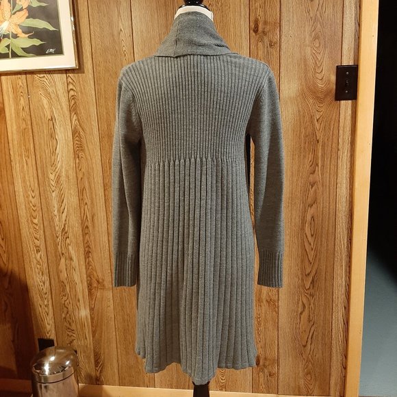 H&M Flowy Grey Sweater - Picture 2 of 8